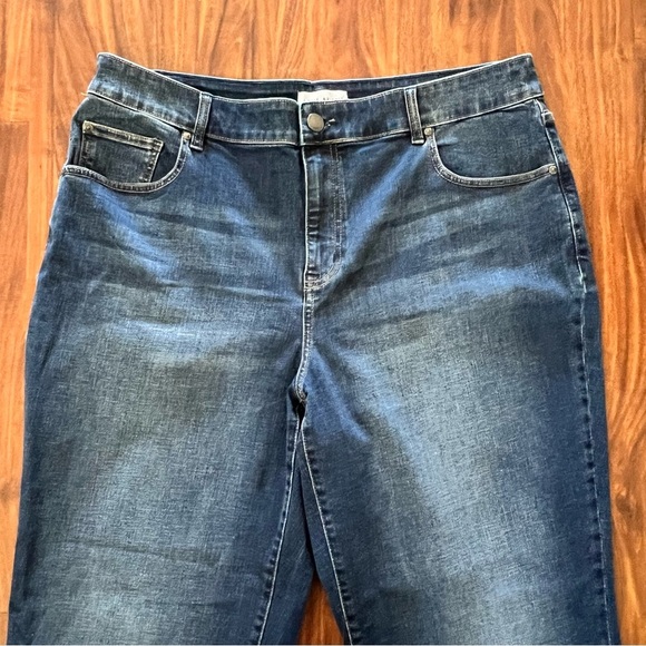 Lane Bryant Signature Fit High-Rise Girlfriend Straight Jean Dark Wash size 18 - Picture 3 of 8